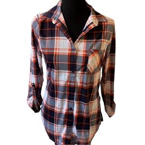 Essenza Plaid Dark Blue/White Button Down with Lace Back Women’s Size Medium